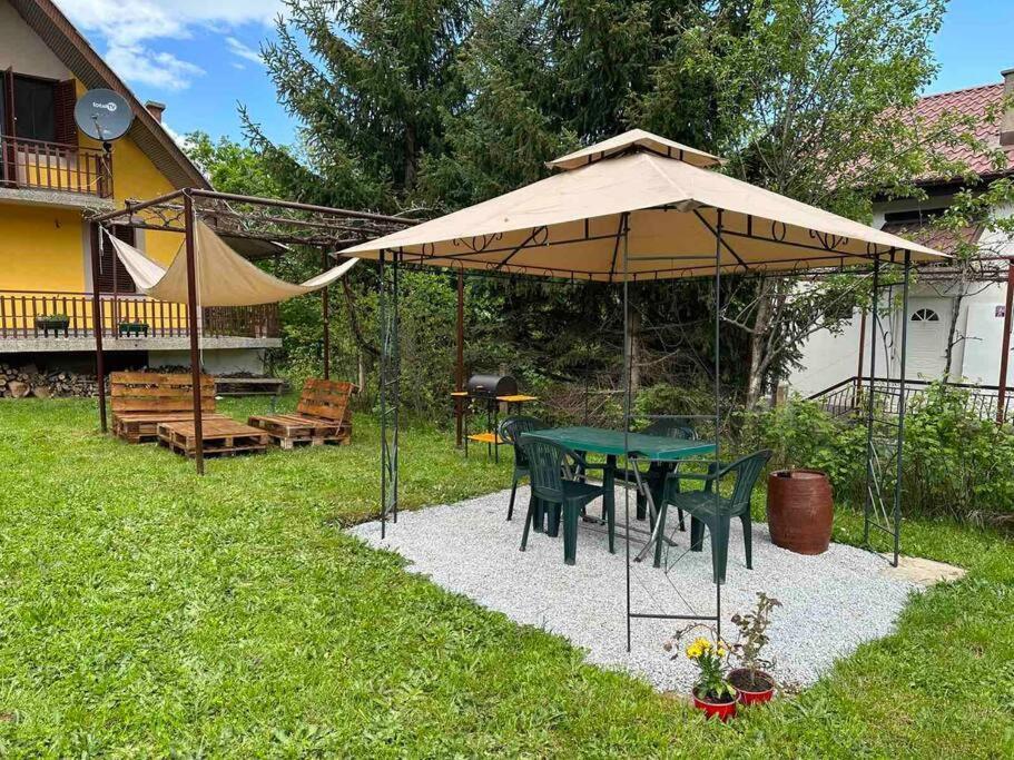 Cosy Mountain Villa In Nizepole 비톨라 외부 사진